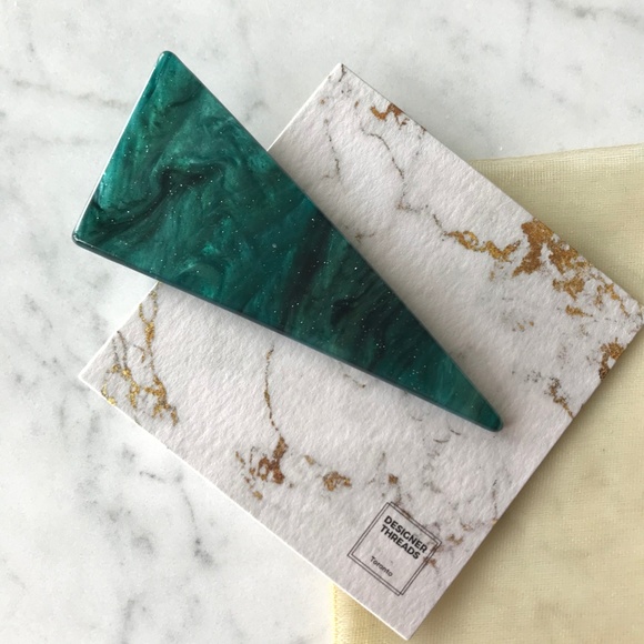 Accessories - ✨HP✨Emerald Iridescent Marble Hairclip Medium